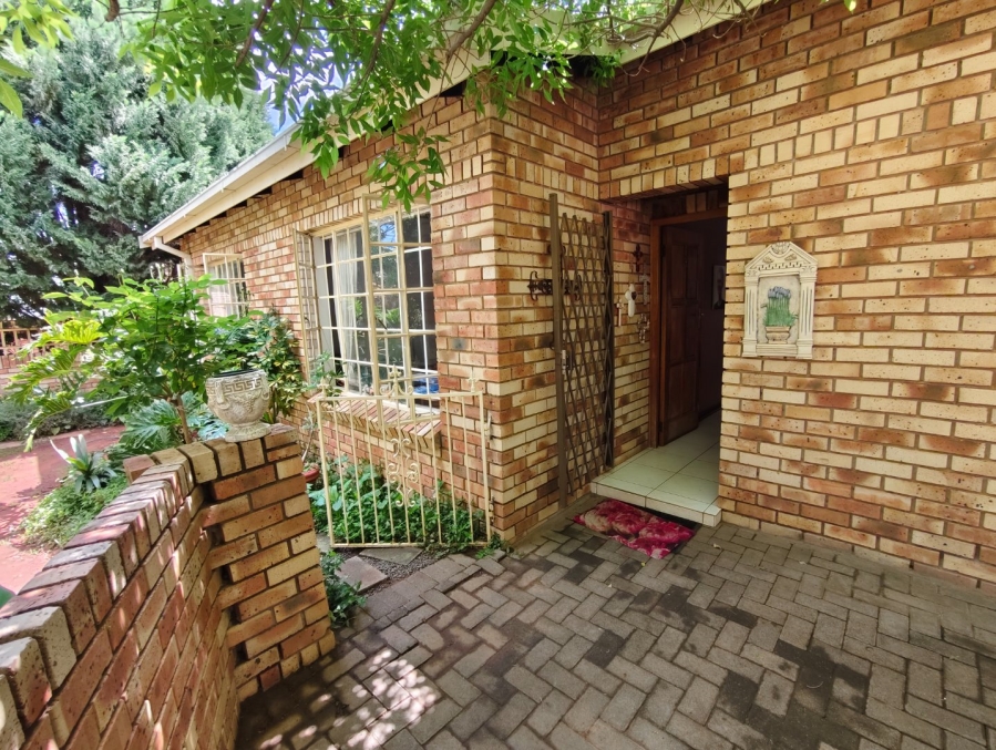 To Let 3 Bedroom Property for Rent in Pentagon Park Free State